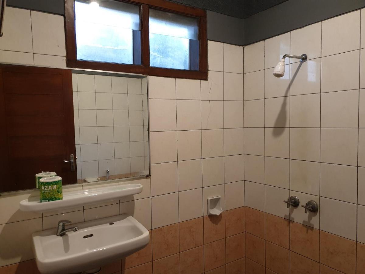 Yehezkiel Hotel Lembang Mitra Reddoorz Buitenkant foto